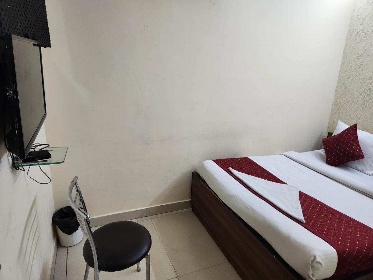 Hotel Cozy Cave Near Igi Airport Delhi Neu-Delhi Exterior foto