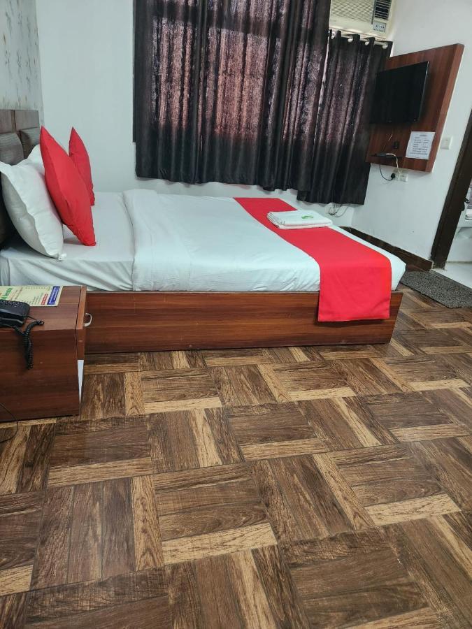Hotel Cozy Cave Near Igi Airport Delhi Neu-Delhi Exterior foto
