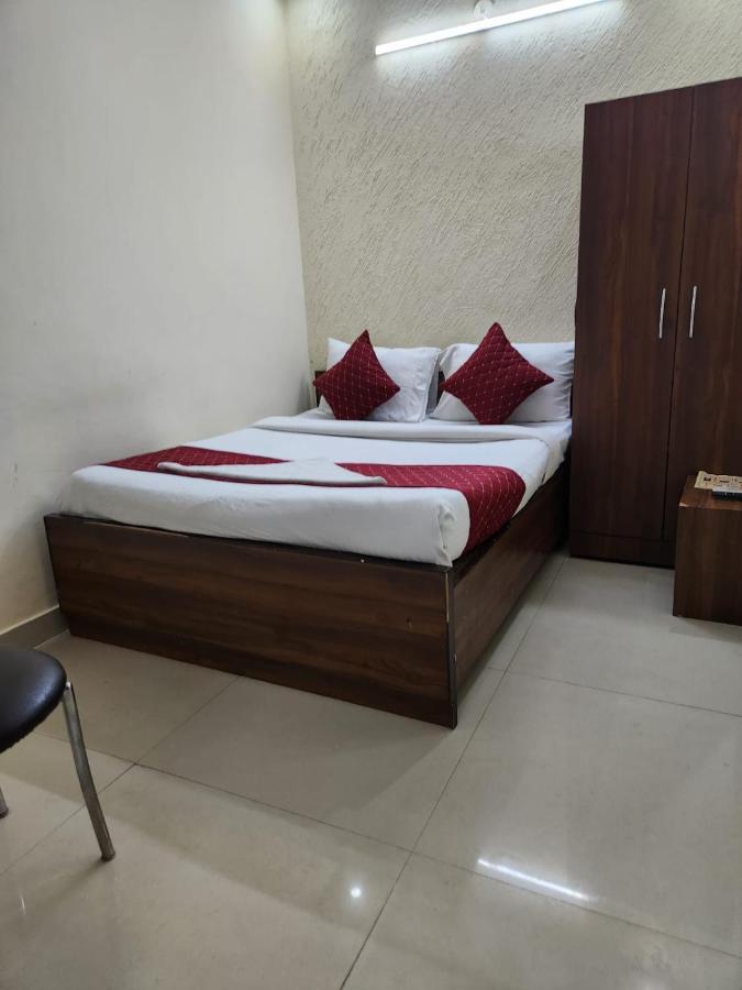 Hotel Cozy Cave Near Igi Airport Delhi Neu-Delhi Exterior foto