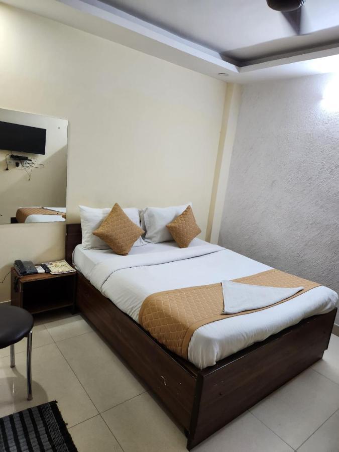 Hotel Cozy Cave Near Igi Airport Delhi Neu-Delhi Exterior foto