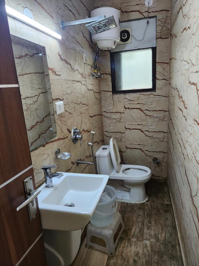 Hotel Cozy Cave Near Igi Airport Delhi Neu-Delhi Exterior foto