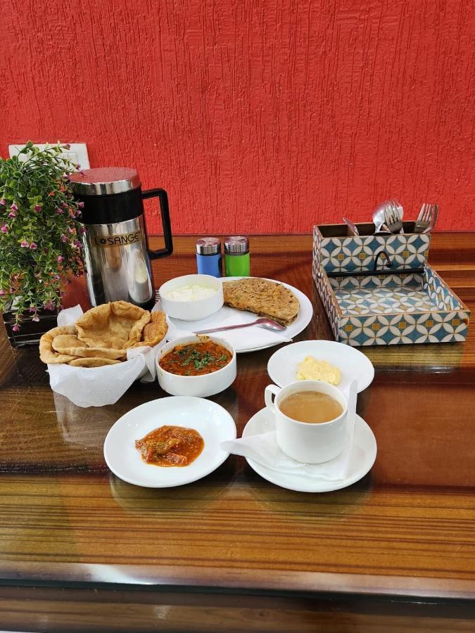 Hotel Cozy Cave Near Igi Airport Delhi Neu-Delhi Exterior foto